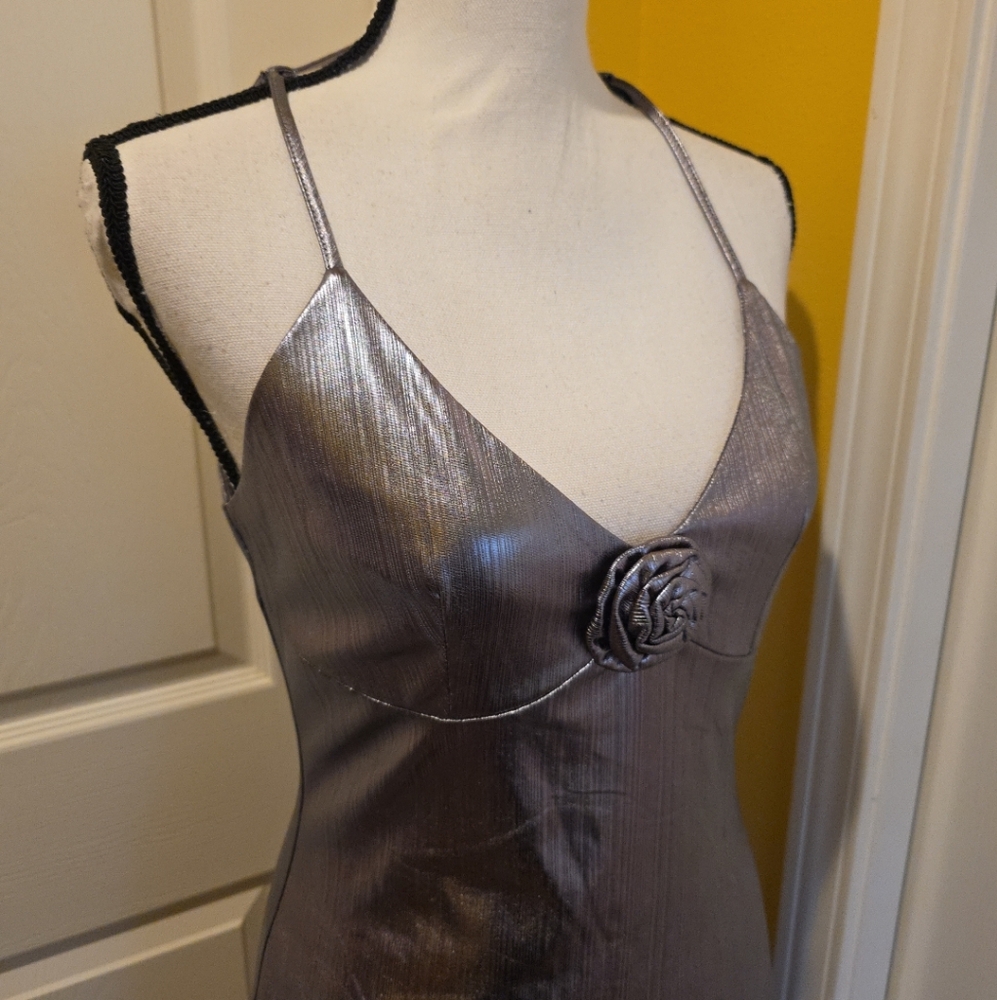 EMERSON LANG SILVER MAXI GOWN, SIZE M, NEW - Picture 10 of 13